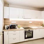 Appartamento Flexihome Sk - Komenskeho - Private Parking Spot - Ultra Modern And Stylish Košice