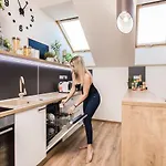 Flexihome Sk - Komenskeho - Private Parking Spot - Ultra Modern And Stylish Appartamento *