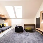 Flexihome Sk - Komenskeho - Private Parking Spot - Ultra Modern And Stylish Διαμέρισμα