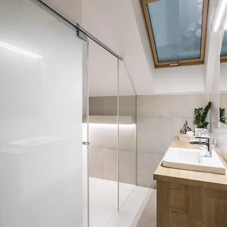 Appartamento Flexihome Sk - Komenskeho - Private Parking Spot - Ultra Modern And Stylish *