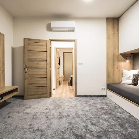 Appartamento Flexihome Sk - Komenskeho - Private Parking Spot - Ultra Modern And Stylish *