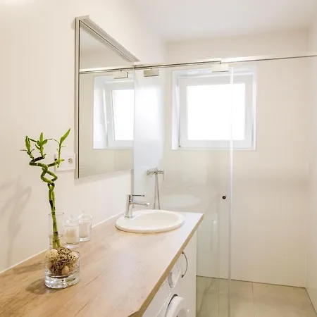 Appartamento Flexihome Sk - Komenskeho - Private Parking Spot - Ultra Modern And Stylish
