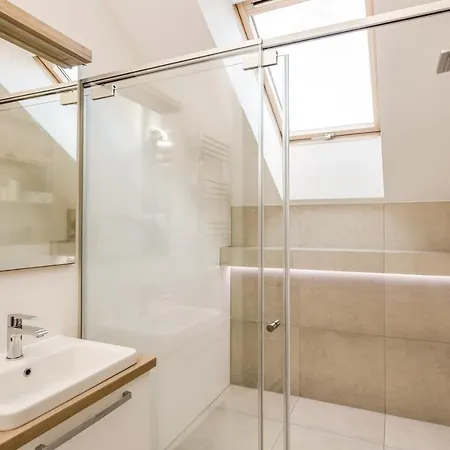 Appartamento Flexihome Sk - Komenskeho - Private Parking Spot - Ultra Modern And Stylish
