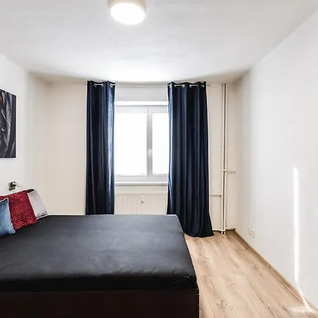 Flexihome Sk - Komenskeho - Private Parking Spot - Ultra Modern And Stylish Appartamento *