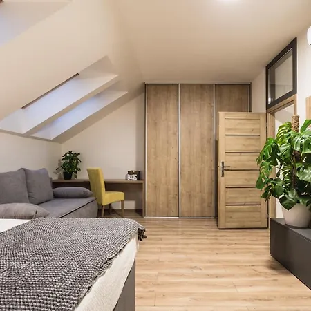 Flexihome Sk - Komenskeho - Private Parking Spot - Ultra Modern And Stylish Кошице