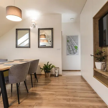 Appartamento Flexihome Sk - Komenskeho - Private Parking Spot - Ultra Modern And Stylish