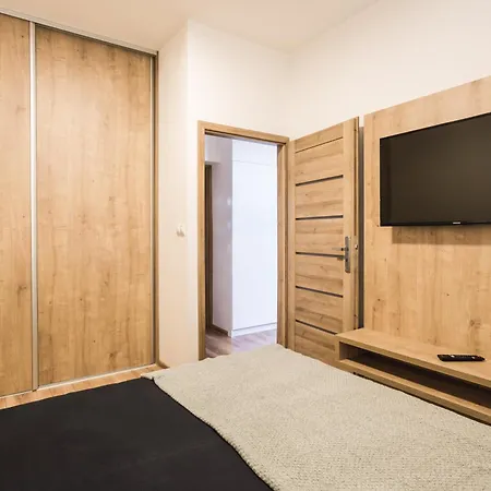 Apartment Flexihome Sk - Komenskeho - Private Parking Spot - Ultra Modern And Stylish *