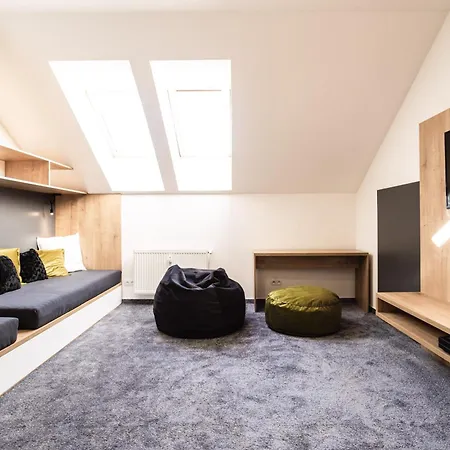 Flexihome Sk - Komenskeho - Private Parking Spot - Ultra Modern And Stylish Appartamento