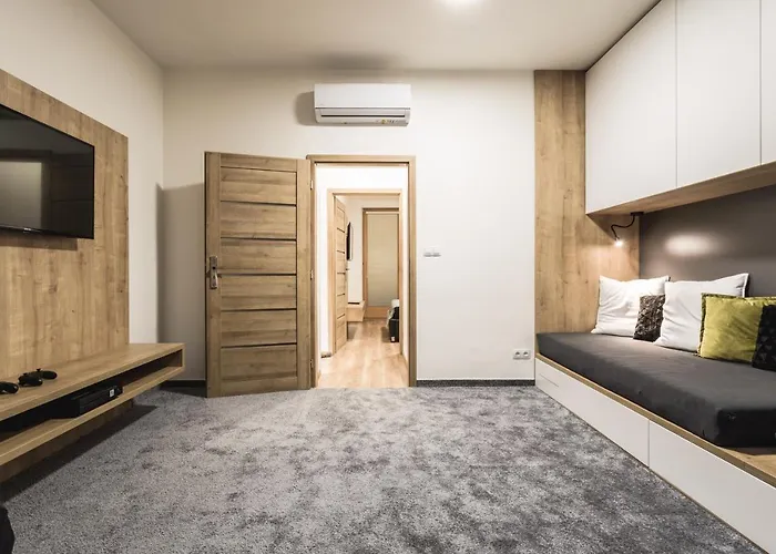 公寓 Flexihome Sk - Komenskeho - Private Parking Spot - Ultra Modern And Stylish *