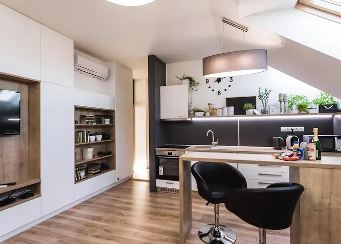 公寓 Flexihome Sk - Komenskeho - Private Parking Spot - Ultra Modern And Stylish