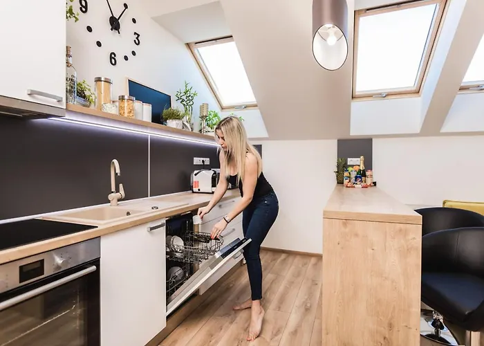 Flexihome Sk - Komenskeho - Private Parking Spot - Ultra Modern And Stylish Appartamento *