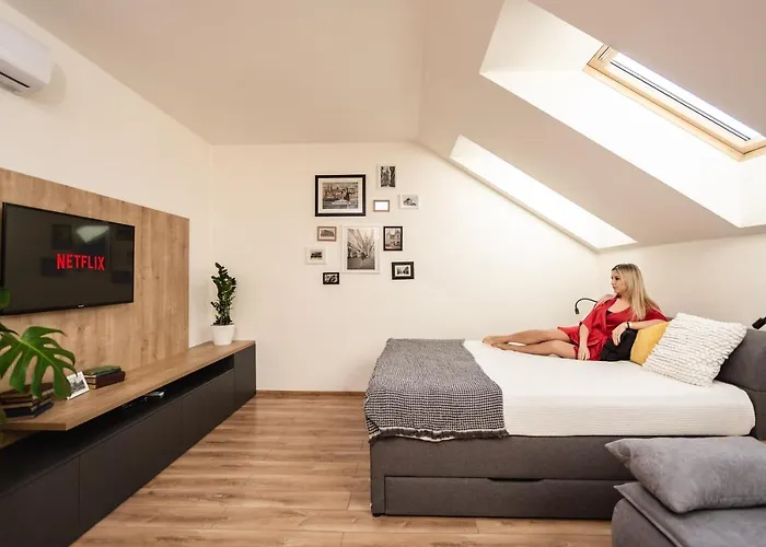 Flexihome Sk - Komenskeho - Private Parking Spot - Ultra Modern And Stylish Appartamento *