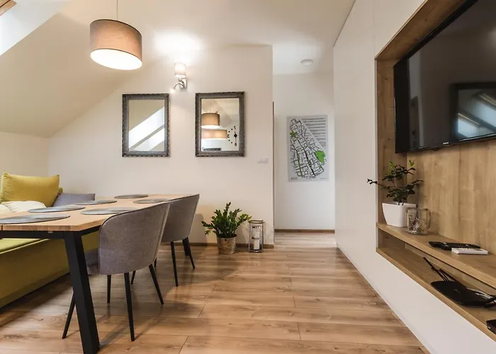 Appartamento Flexihome Sk - Komenskeho - Private Parking Spot - Ultra Modern And Stylish