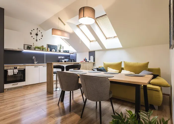 Flexihome Sk - Komenskeho - Private Parking Spot - Ultra Modern And Stylish Appartamento *